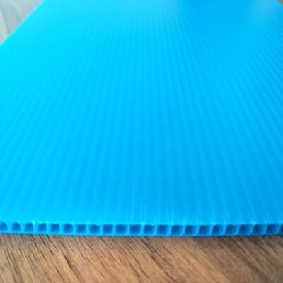 UV Stabilized Fire Retardant Anti Static Plastic Hollow Sheet dan PP Corrugated Twin Plastic Sheet
