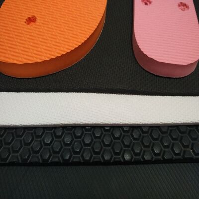 Grosir Pabrik Sandal Selop EVA Potongan Die Warna-warni dengan Sol Busa Lembut Produk Karet Sol Sel Tertutup
